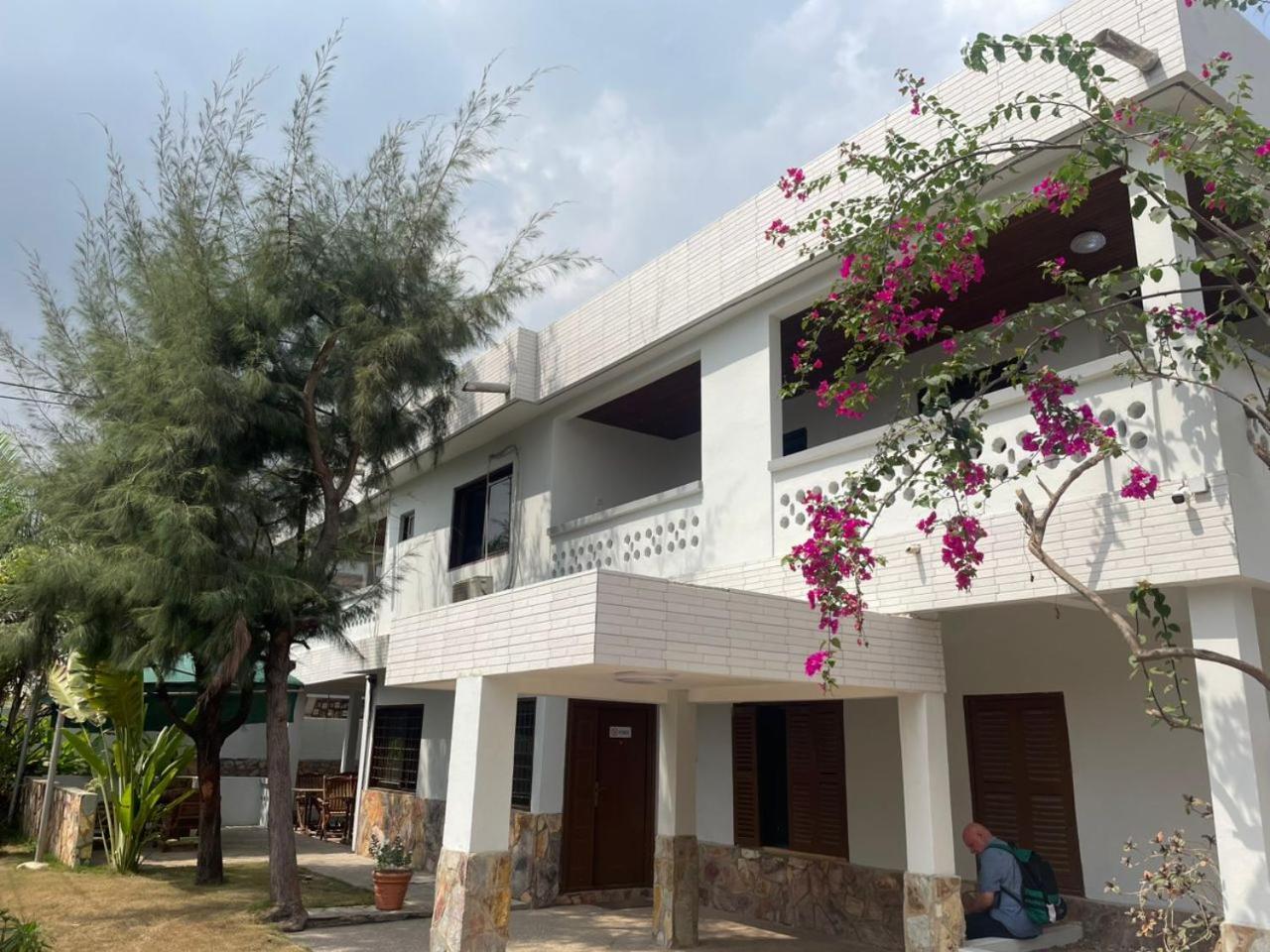 Omanye Lodge Accra Eksteriør bilde